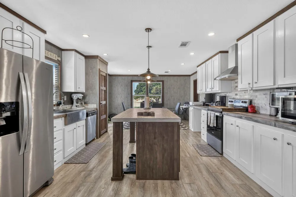 8938 Old Highway Road Calvert, TX 77837