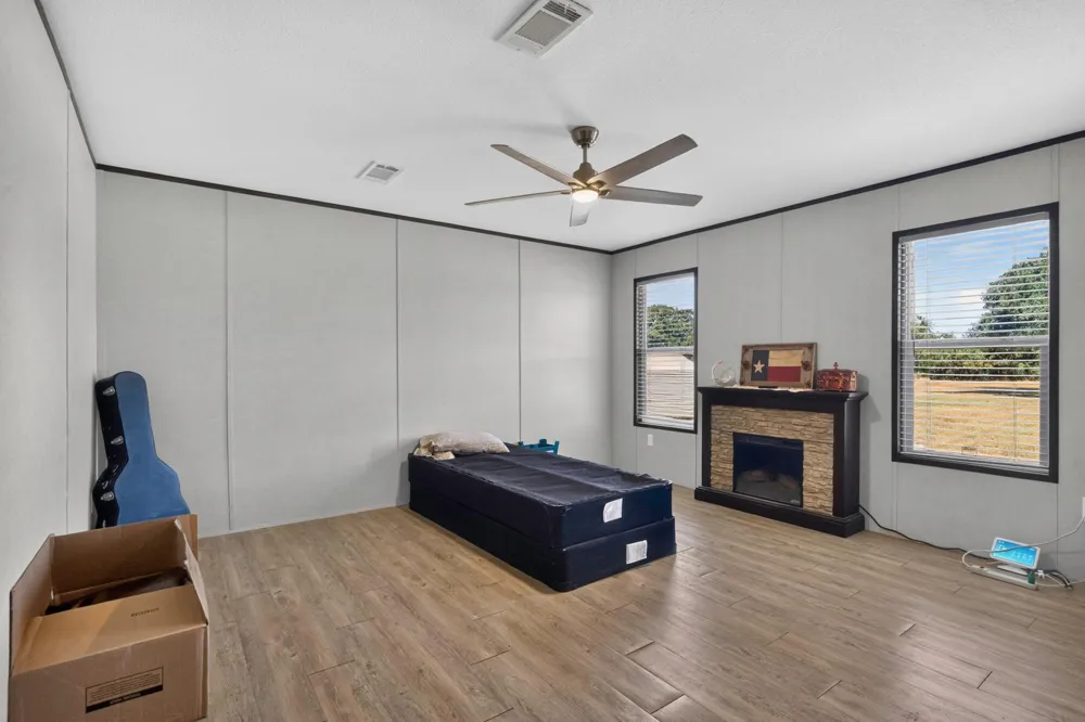 8938 Old Highway Road Calvert, TX 77837