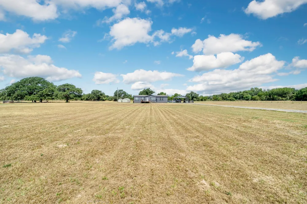 8938 Old Highway Road Calvert, TX 77837