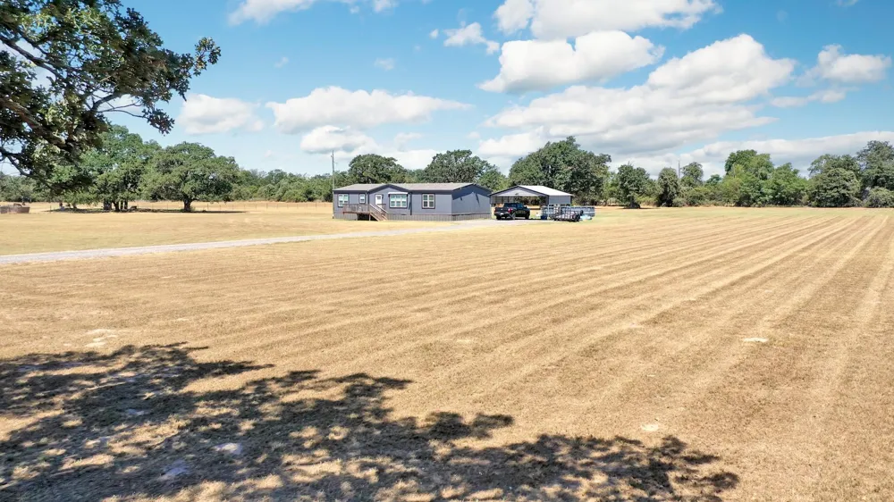 8938 Old Highway Road Calvert, TX 77837