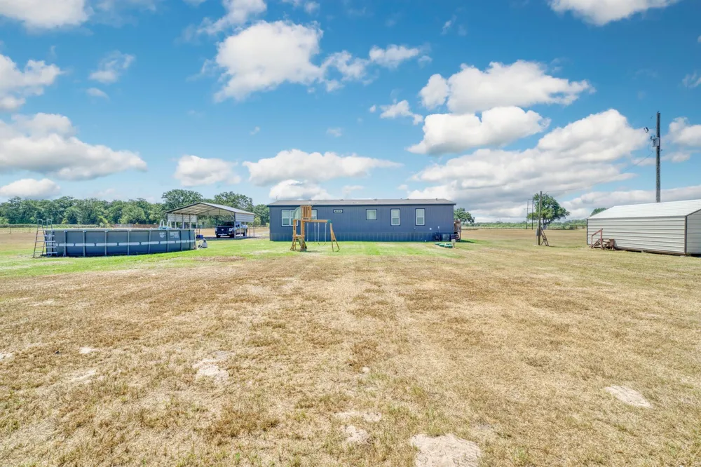 8938 Old Highway Road Calvert, TX 77837