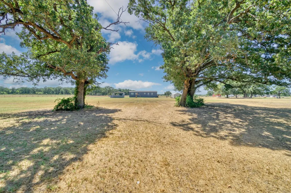 8938 Old Highway Road Calvert, TX 77837