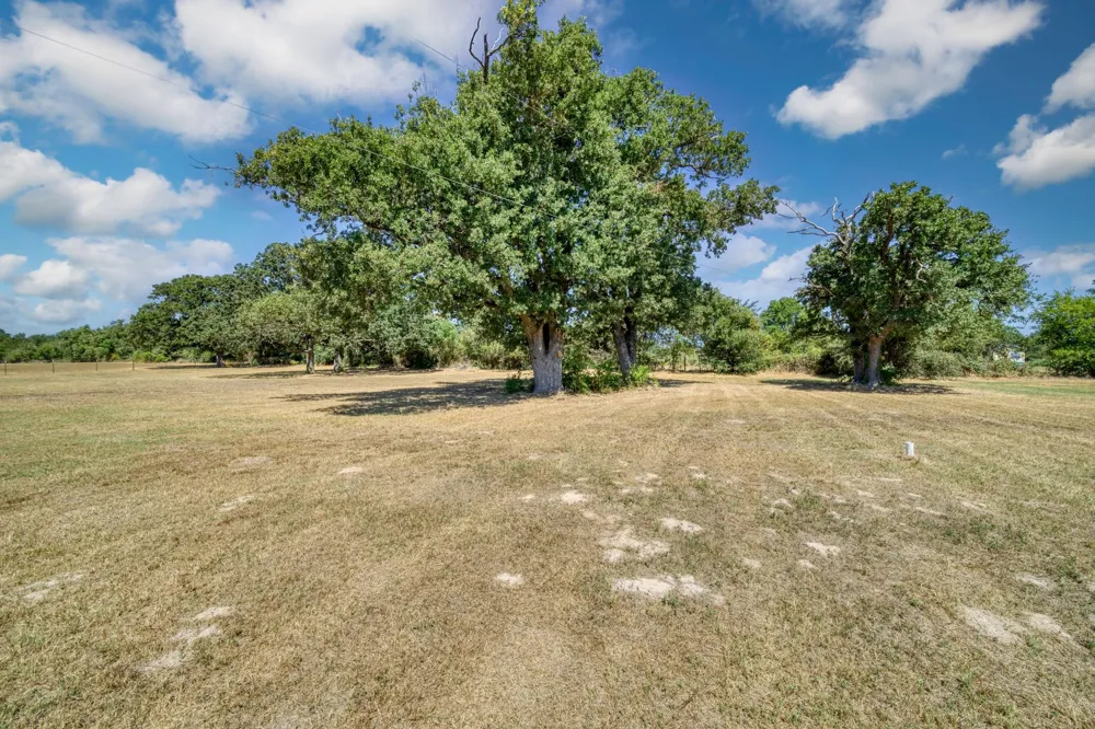 8938 Old Highway Road Calvert, TX 77837