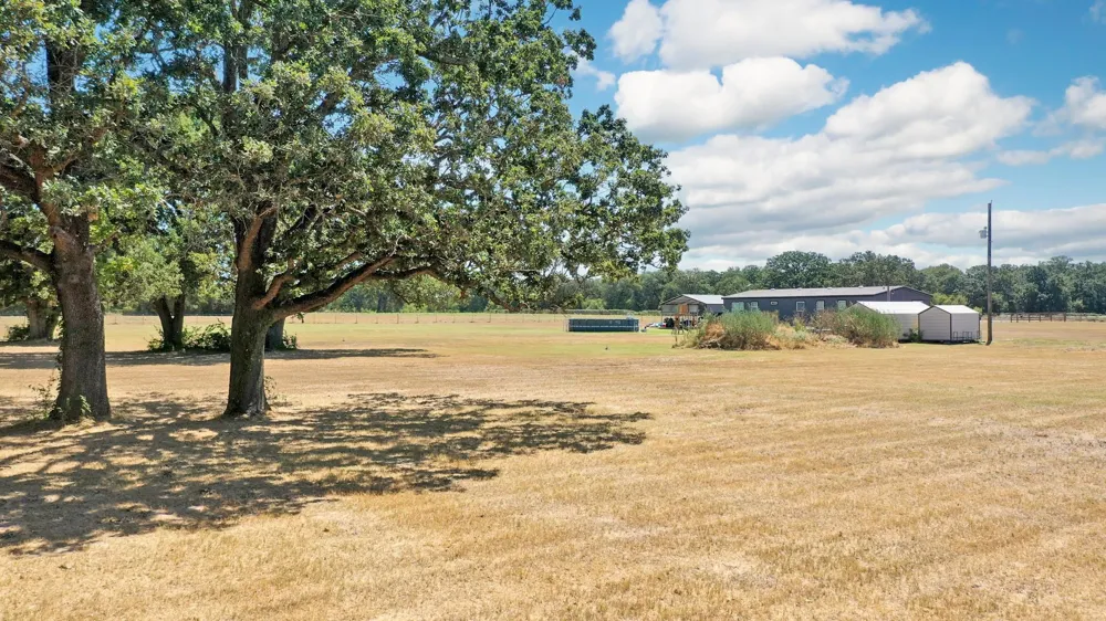 8938 Old Highway Road Calvert, TX 77837