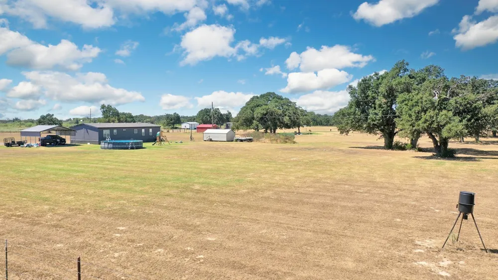 8938 Old Highway Road Calvert, TX 77837