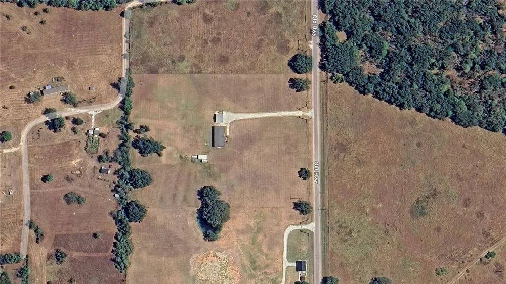 8938 Old Highway Road Calvert, TX 77837