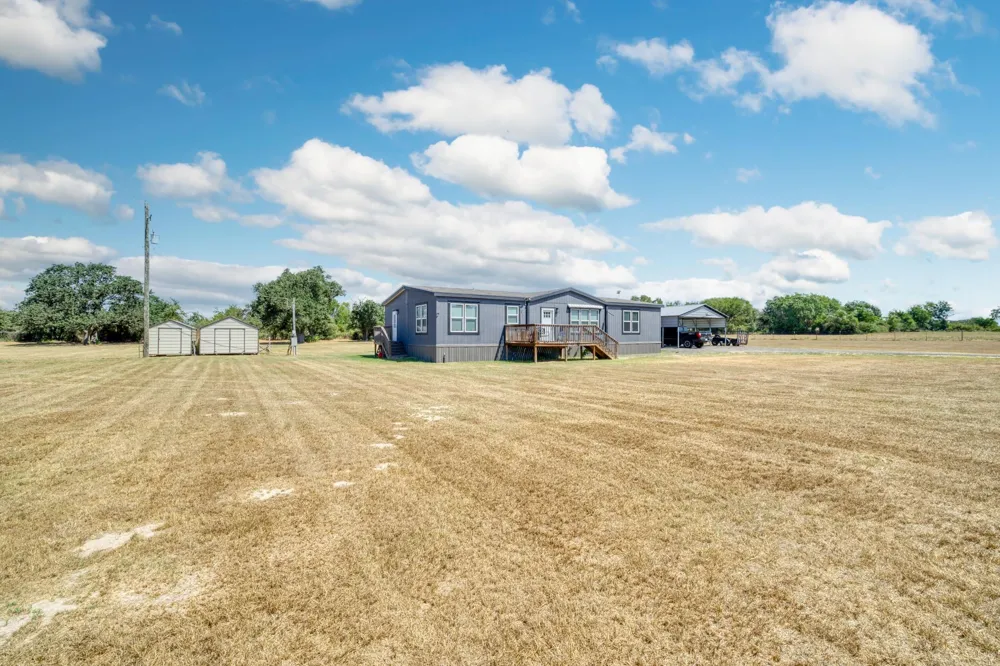 8938 Old Highway Road Calvert, TX 77837