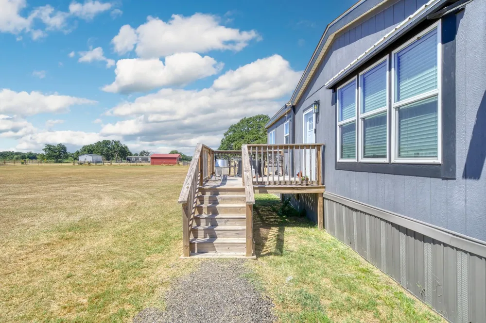 8938 Old Highway Road Calvert, TX 77837