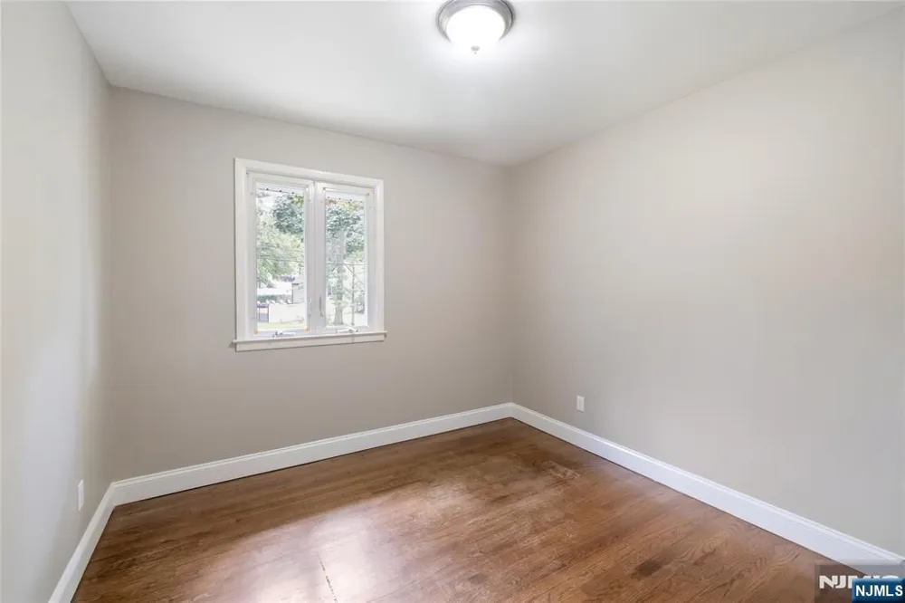 377 Chelsea Street Paramus, NJ 07652
