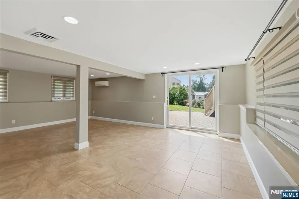 377 Chelsea Street Paramus, NJ 07652