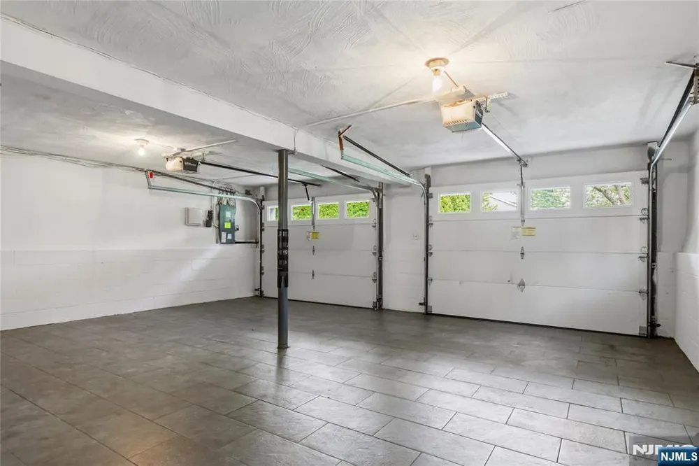 377 Chelsea Street Paramus, NJ 07652