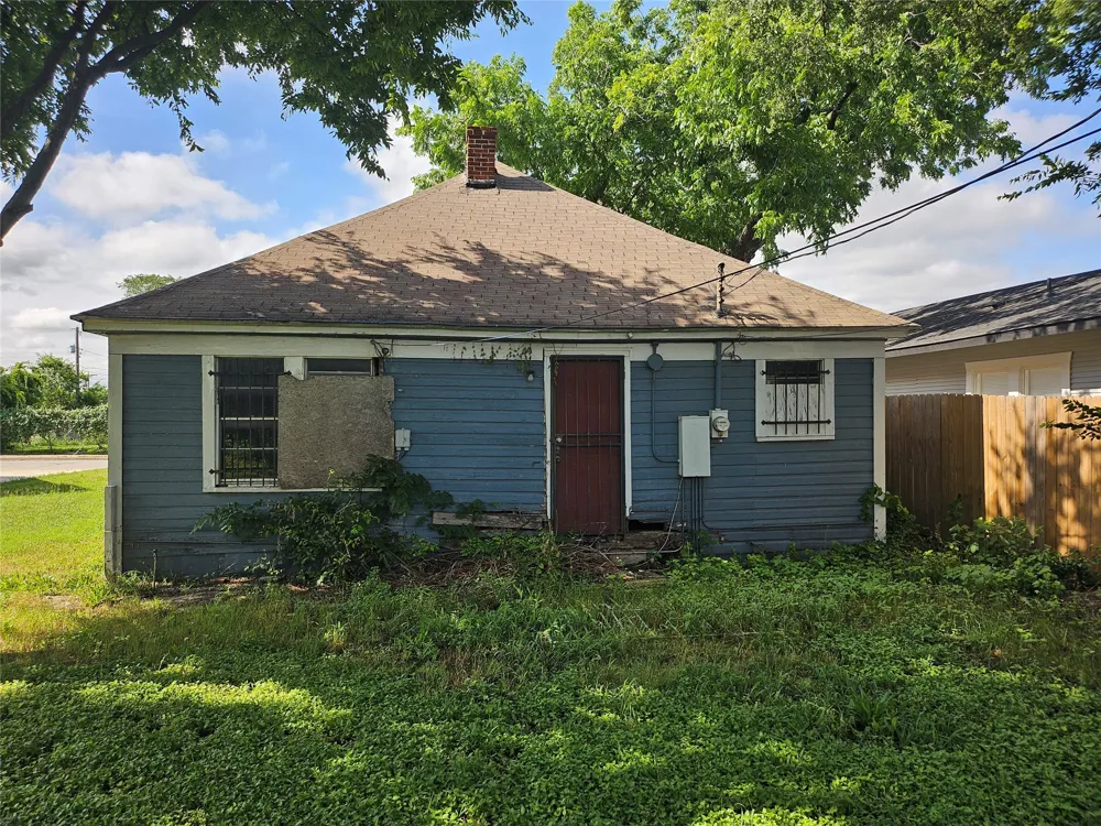 917 E Pulaski Street Fort Worth, TX 76104