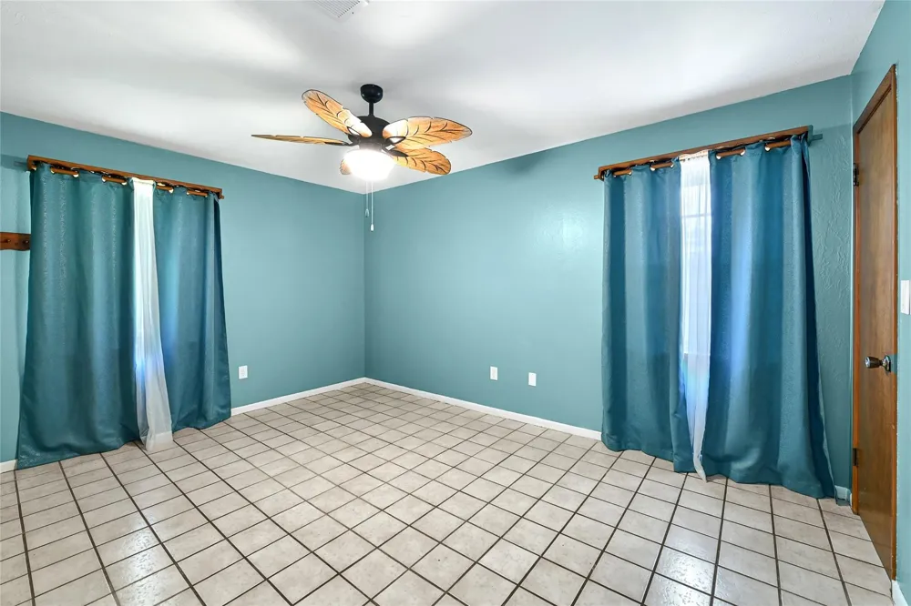 3202 Mckinney Drive La Marque, TX 77568