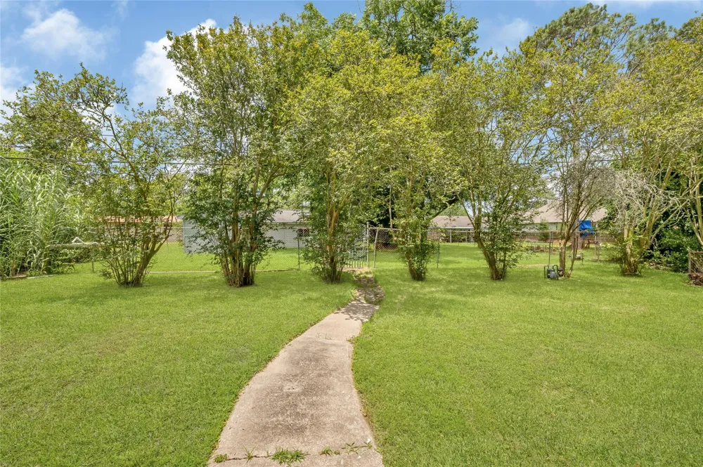 3202 Mckinney Drive La Marque, TX 77568