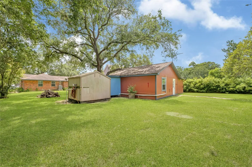 3202 Mckinney Drive La Marque, TX 77568