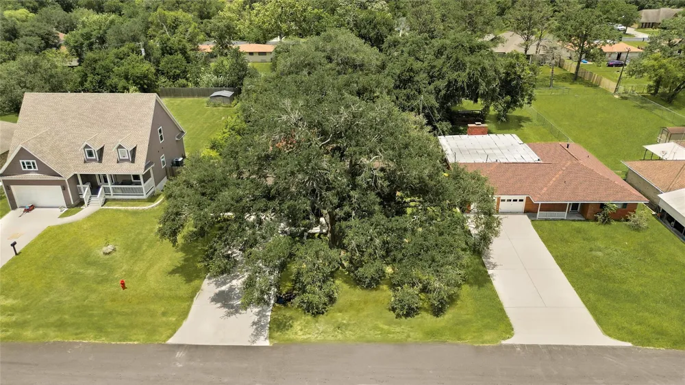 3202 Mckinney Drive La Marque, TX 77568