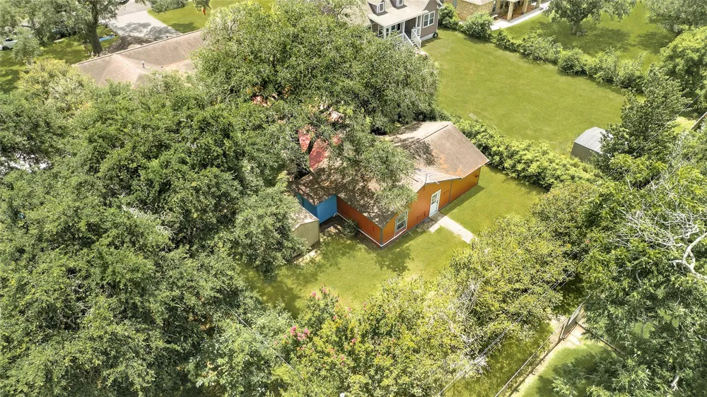 3202 Mckinney Drive La Marque, TX 77568