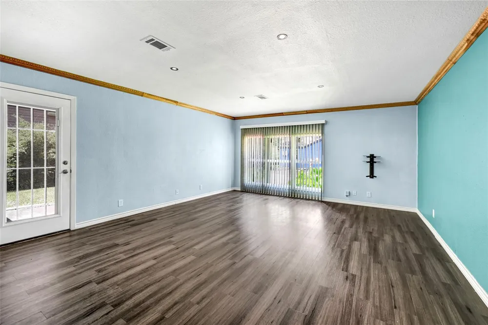 3202 Mckinney Drive La Marque, TX 77568