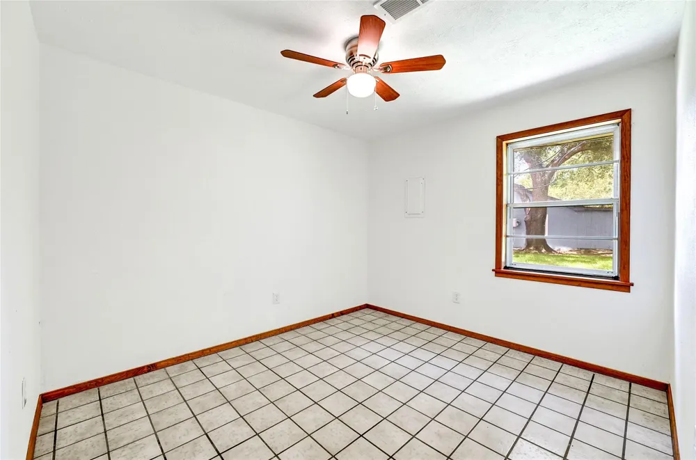 3202 Mckinney Drive La Marque, TX 77568