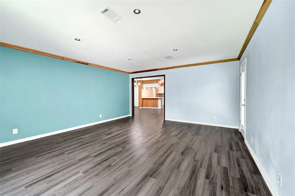 3202 Mckinney Drive La Marque, TX 77568