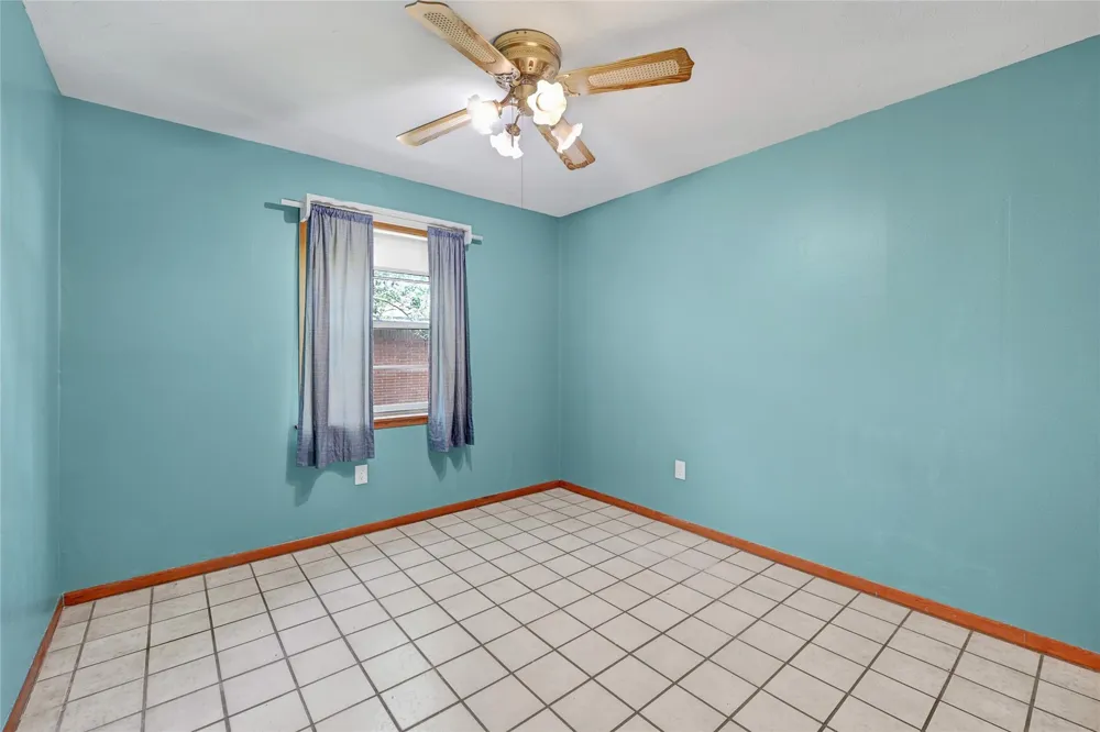 3202 Mckinney Drive La Marque, TX 77568