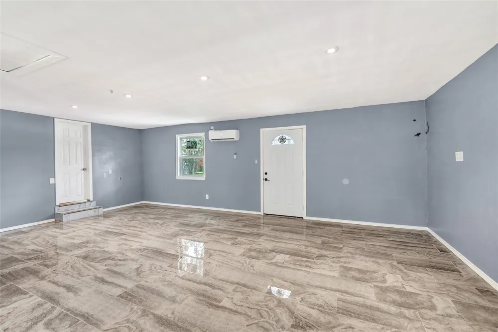 3202 Mckinney Drive La Marque, TX 77568