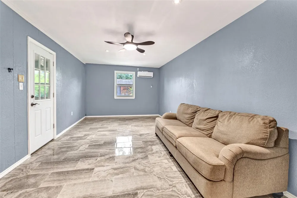 3202 Mckinney Drive La Marque, TX 77568