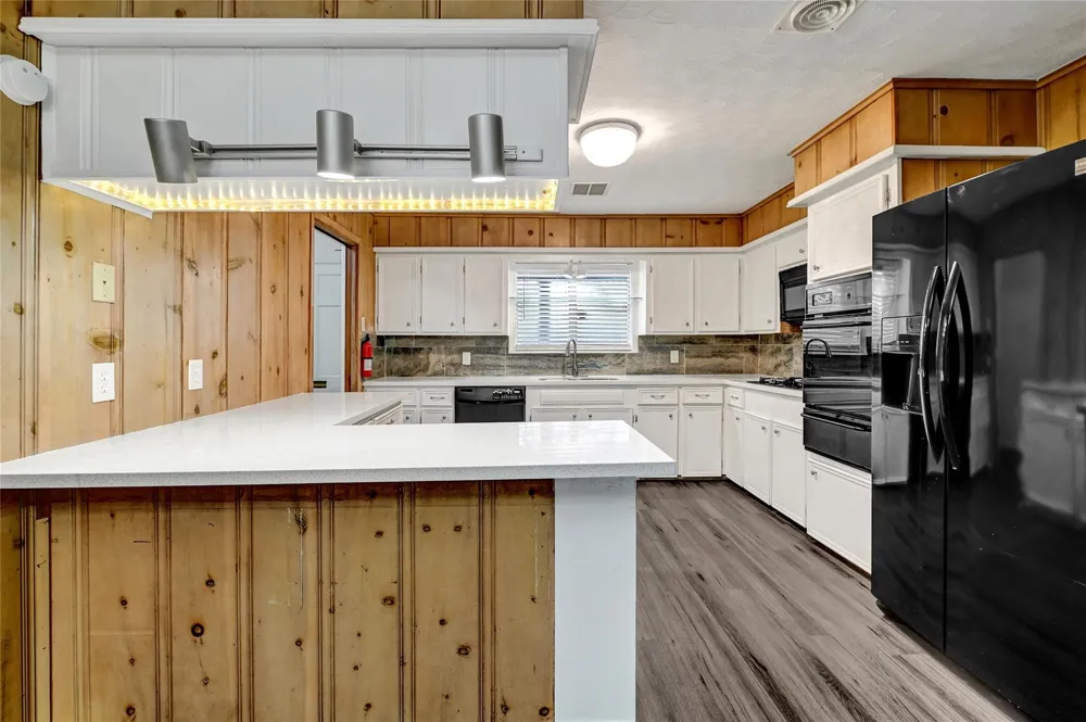 3202 Mckinney Drive La Marque, TX 77568