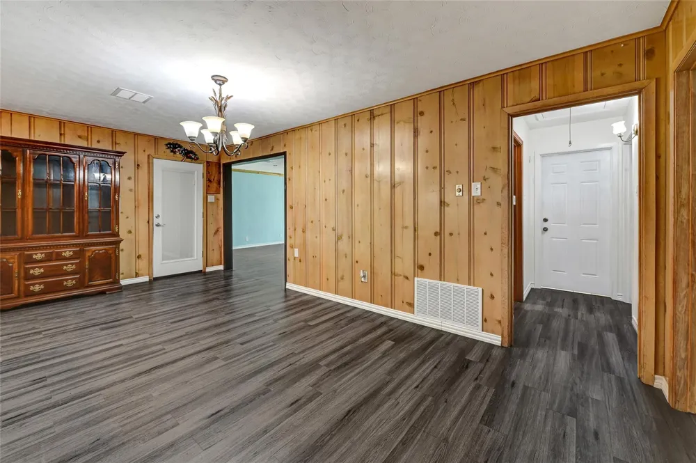 3202 Mckinney Drive La Marque, TX 77568