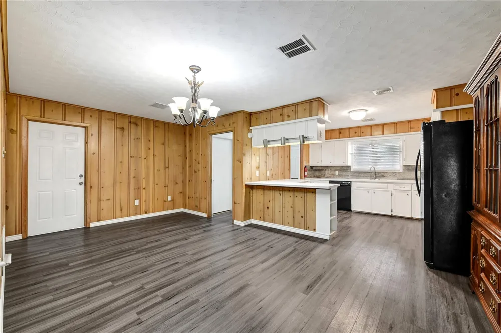 3202 Mckinney Drive La Marque, TX 77568