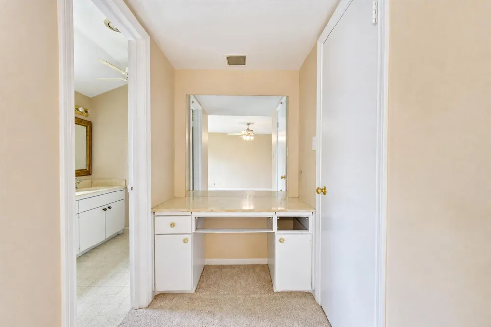 12710 Huntingwick Drive #121 Houston, TX 77024