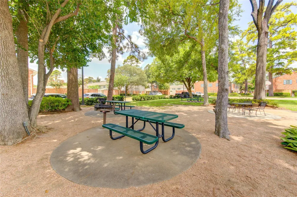 12710 Huntingwick Drive #121 Houston, TX 77024
