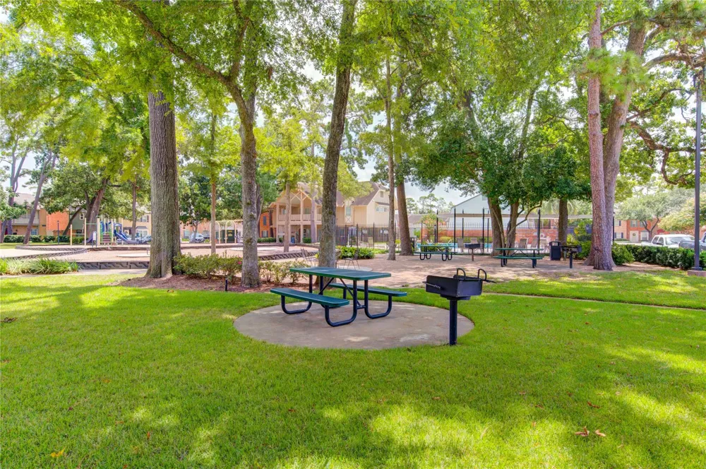 12710 Huntingwick Drive #121 Houston, TX 77024