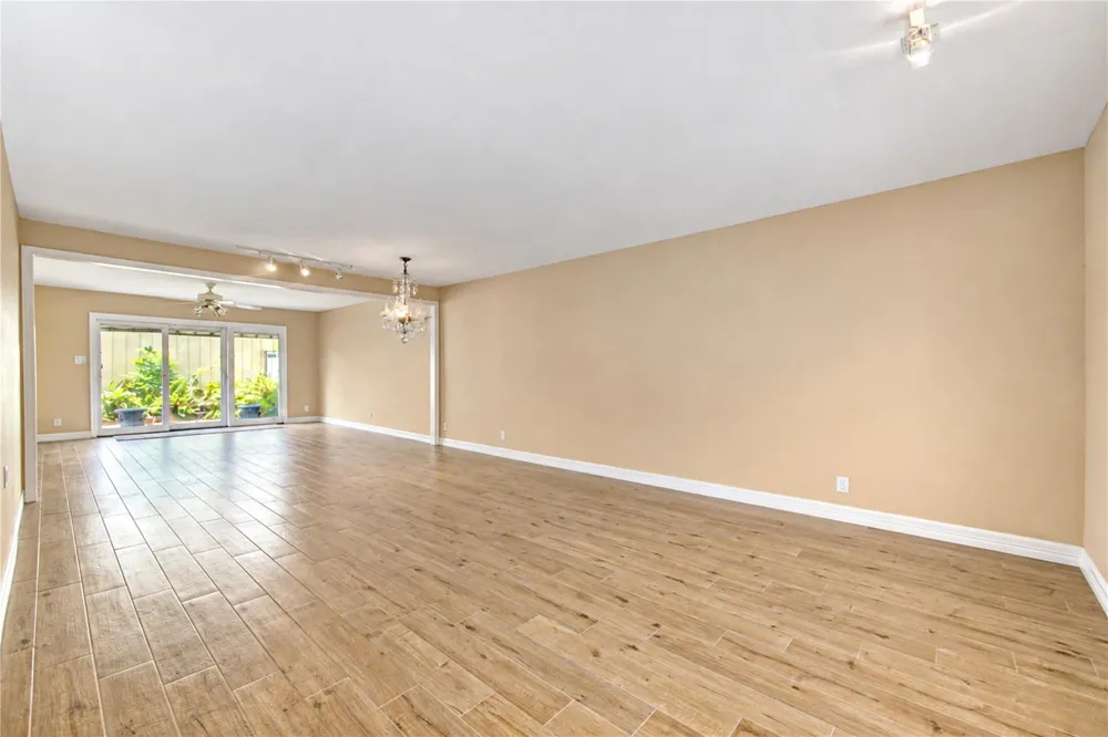 12710 Huntingwick Drive #121 Houston, TX 77024