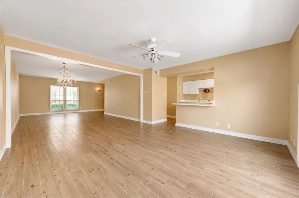 12710 Huntingwick Drive #121 Houston, TX 77024