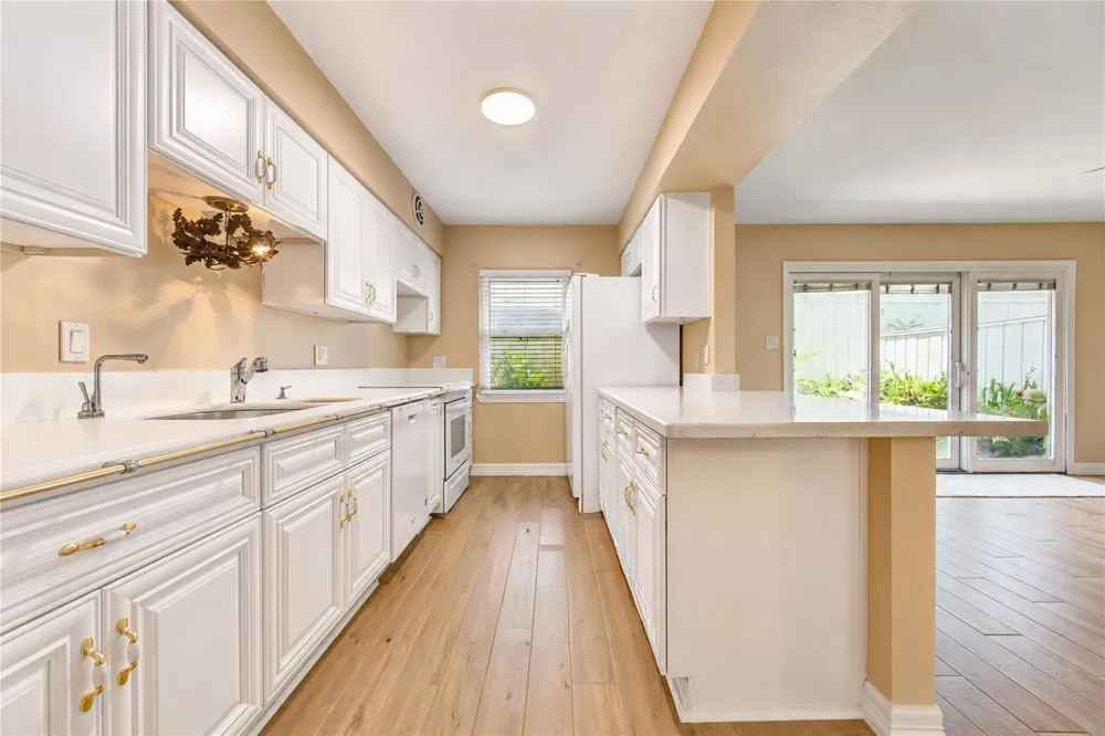 12710 Huntingwick Drive #121 Houston, TX 77024