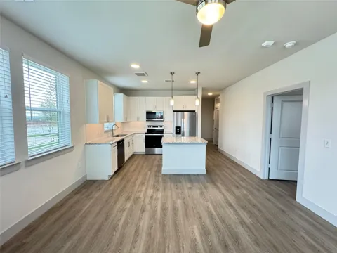 29600 Ronald Reagan Blvd #7201