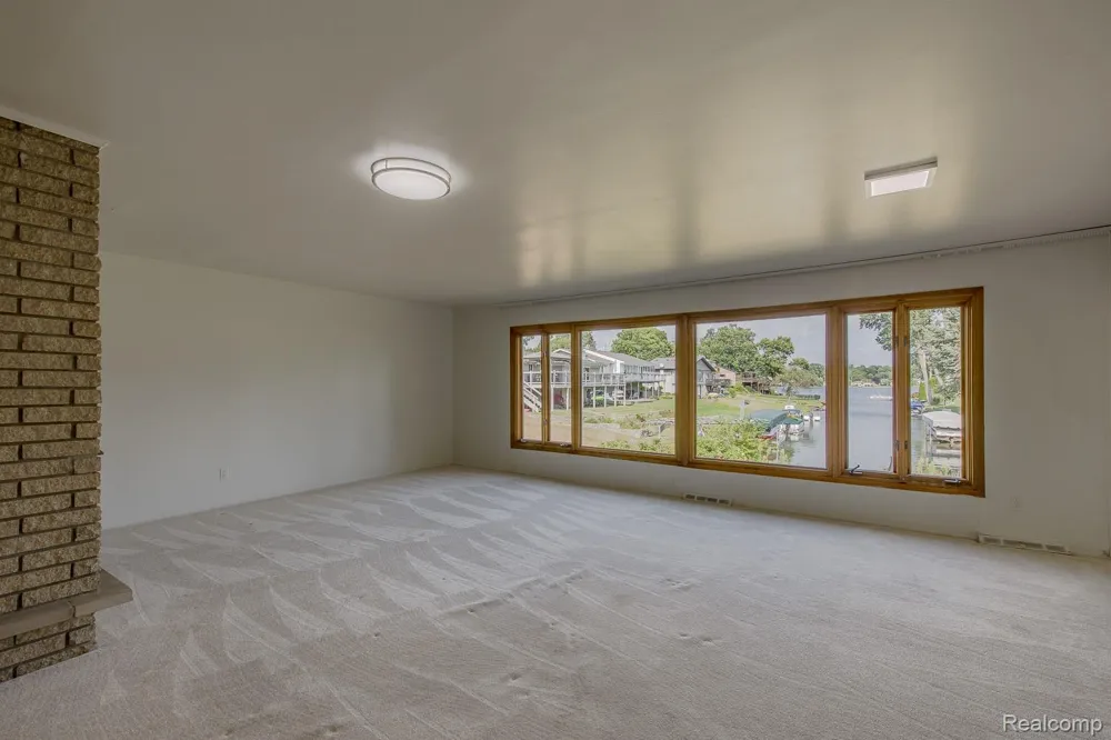 3108 Schoolhouse Drive Waterford Charter Township, MI 48329