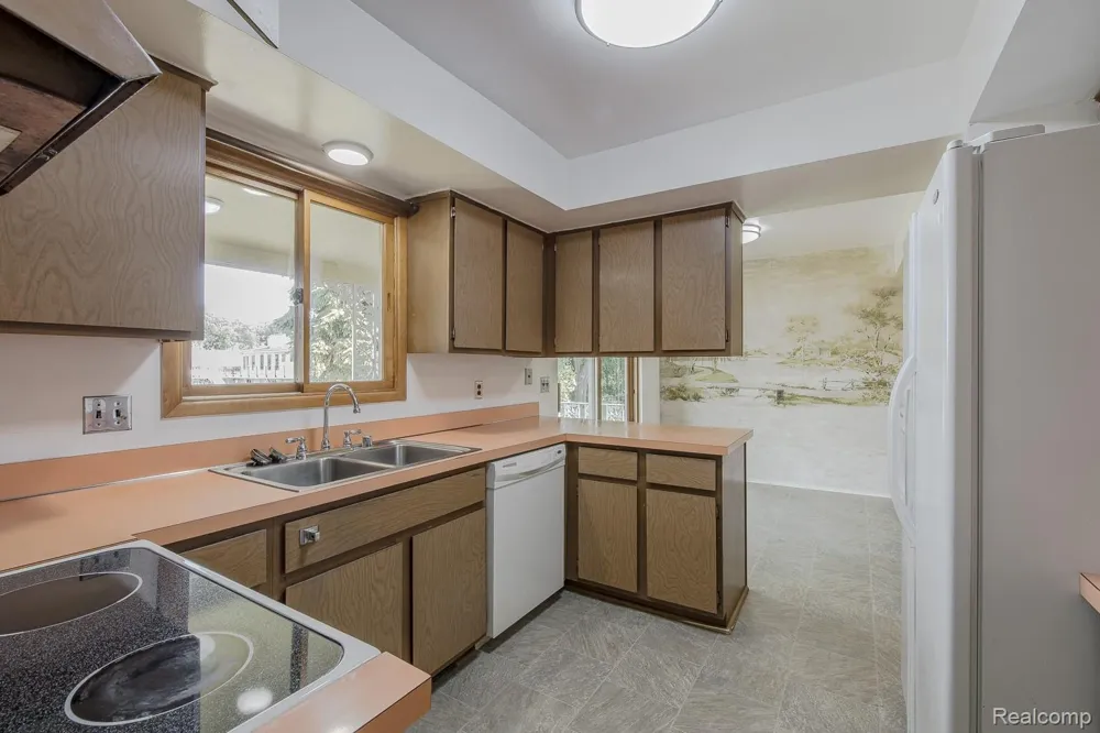 3108 Schoolhouse Drive Waterford Charter Township, MI 48329