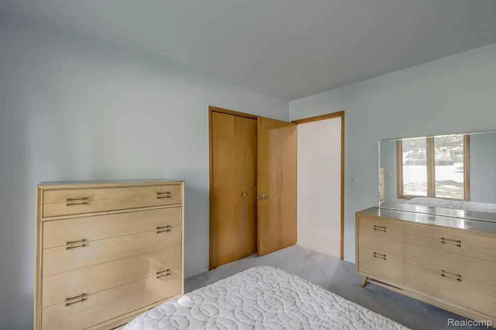 3108 Schoolhouse Drive Waterford Charter Township, MI 48329