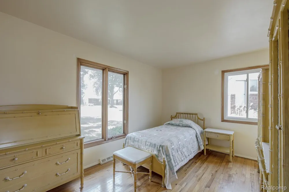 3108 Schoolhouse Drive Waterford Charter Township, MI 48329