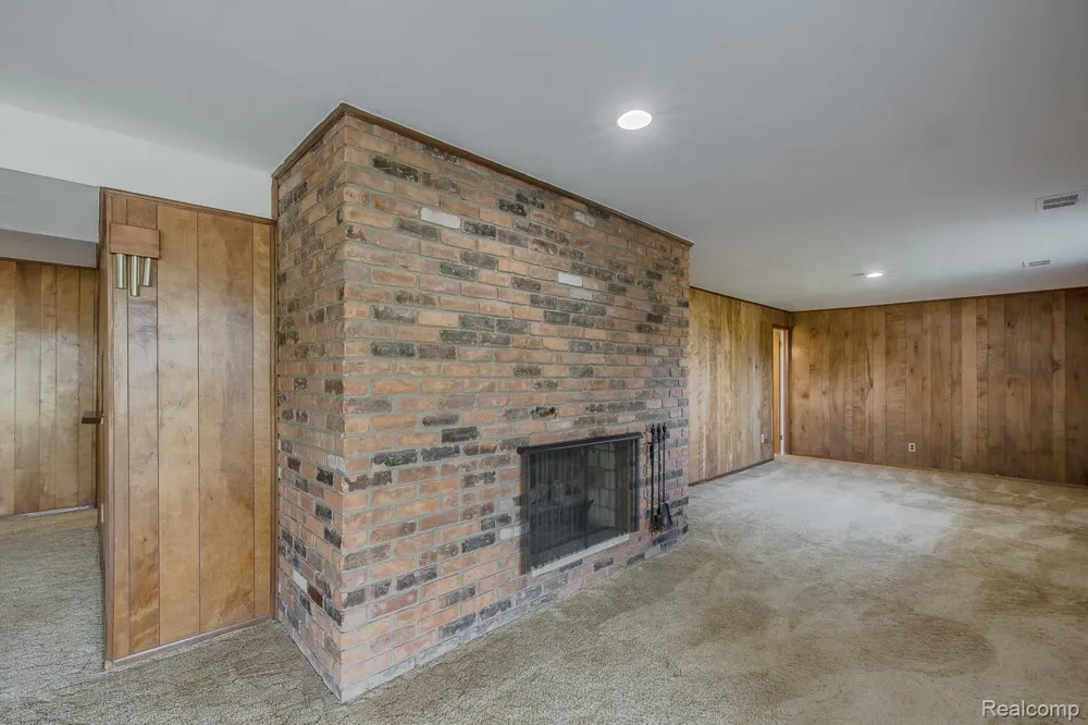 3108 Schoolhouse Drive Waterford Charter Township, MI 48329