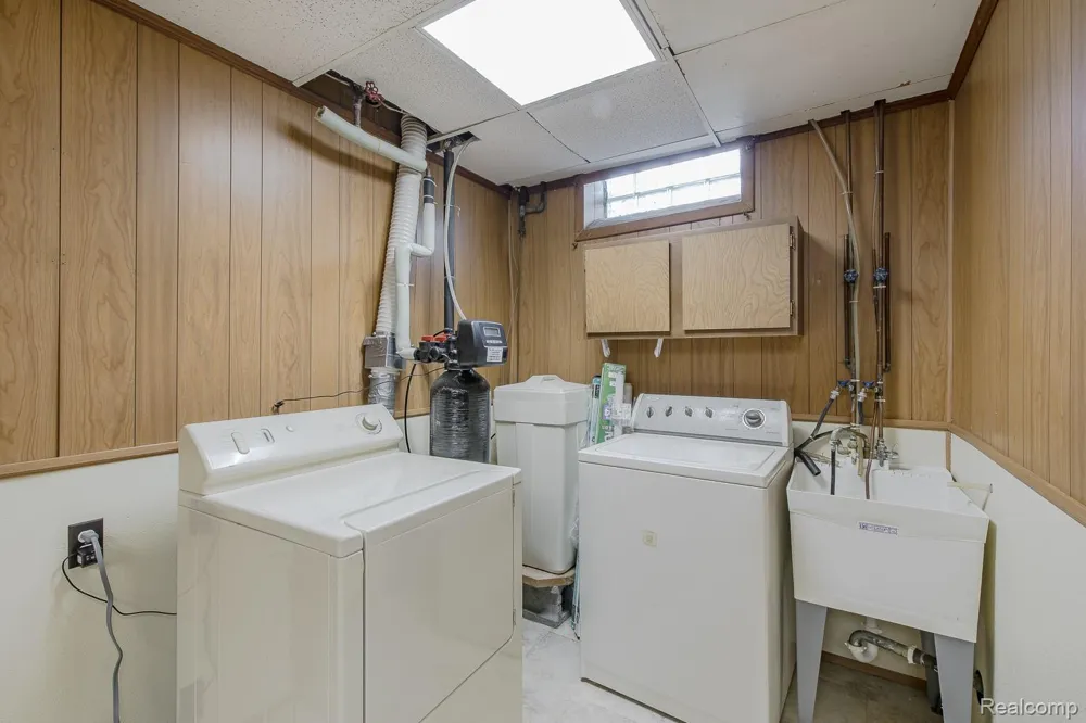 3108 Schoolhouse Drive Waterford Charter Township, MI 48329
