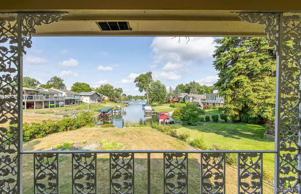 3108 Schoolhouse Drive Waterford Charter Township, MI 48329