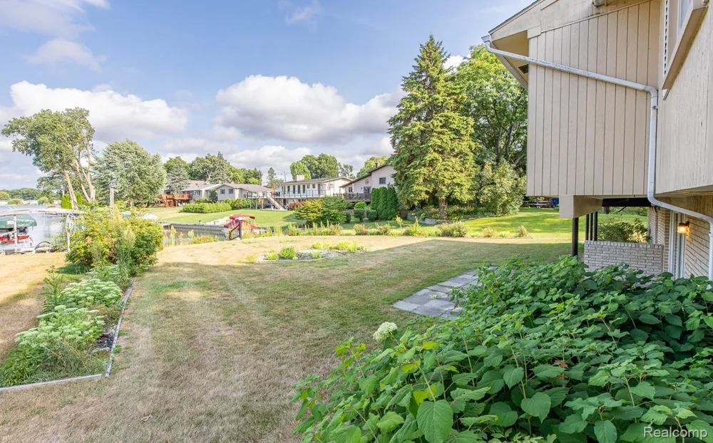 3108 Schoolhouse Drive Waterford Charter Township, MI 48329