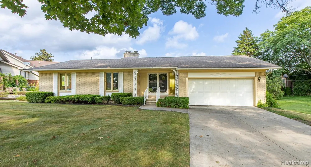 3108 Schoolhouse Drive Waterford Charter Township, MI 48329