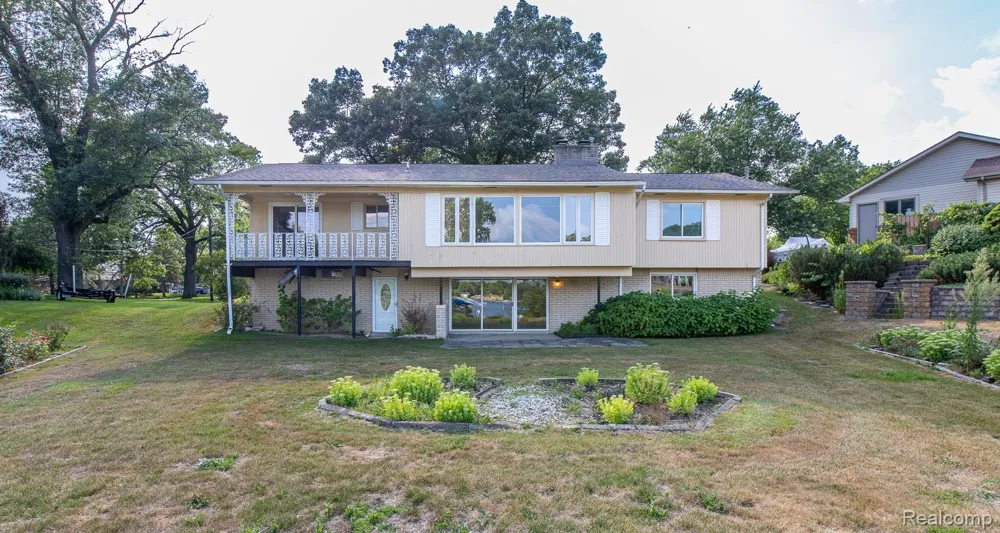 3108 Schoolhouse Drive Waterford Charter Township, MI 48329