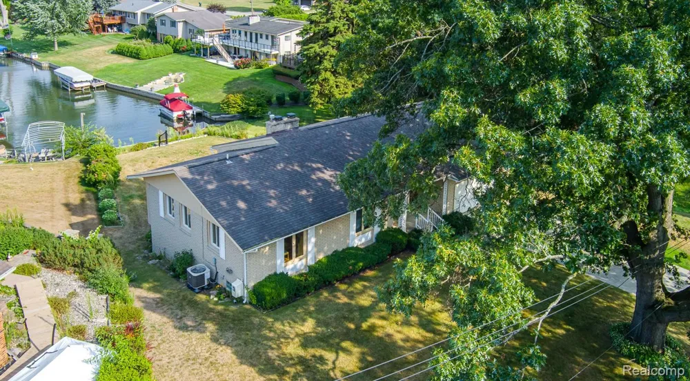 3108 Schoolhouse Drive Waterford Charter Township, MI 48329