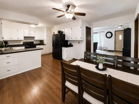 1516 Wellington Crescent