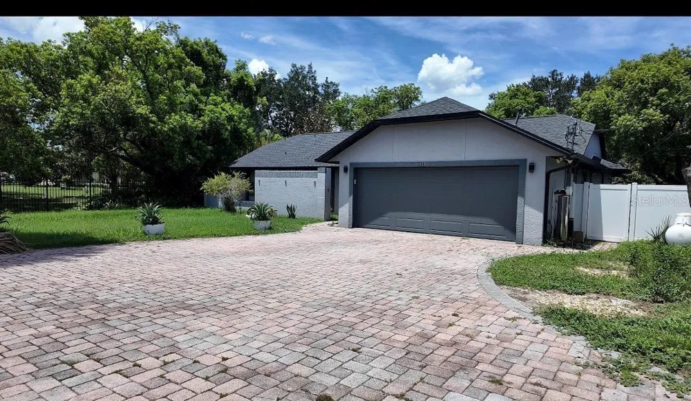 1055 HOLDEN AVENUE Orlando, FL 32839